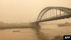 تصویر آرشیوی از میزان گرد و غبار در اهواز.