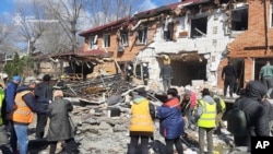 Дом в Кропивницком после российской атаки беспилотников. Украина, 20 марта 2025 года