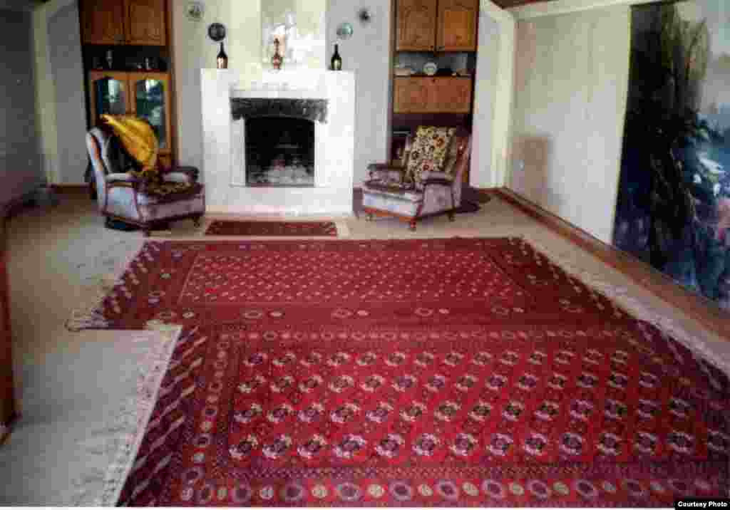 !!PLEASE WRITE A CAPTION IN ENGLISH!! Дом Акмухаммета Байханова в Туркменистане