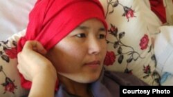 Малика ооруканада жатканда тартылган сүрөт.