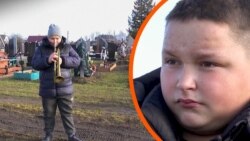 13-річний хлопчик грає на похоронах бійців ЗСУ (відео)