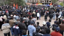 Бишкектеги Горький аянтында өткөн митинг. 10-апрель. 