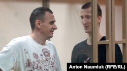 Oleg Sentsov ve Aleksandr Kolçenko 