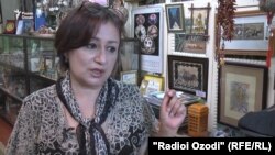 Сарвиноз Ҳоҷиева - рассом ва хабарнигор дар рушду муаррифии ҳунари ҳамсараш Олим Камолов саҳми зиёде гузоштааст