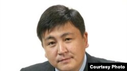 Элмирбек Иманалиев.