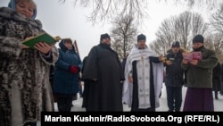 Прихильники УПЦ (МП) на святковій літургії