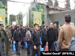 Маҳбусоне, ки аз зиндон раҳо мешаванд, дар аксар ҳолатҳо кор пайдо намекунанд.