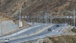 تاکنون ۱۰ هزار میلیارد تومان برای ساخت این آزادراه هزینه شده و عوارض آن نیز کمتر از ۵۰ هزار تومان اعلام شده است.