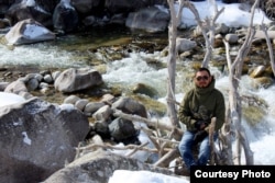 Медербек в горах Кыргызстана. Во время съемок.