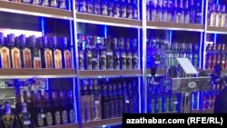 Türkmenistanda alkohol önümleriniň onlarça görnüşi öndürilýär. 