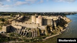 Білгород-Дністровська фортеця або Аккерма́нська фортеця – історико-архітектурна пам'ятка XIII–XV століть. Розташована в місті Білгород-Дністровський Одеської області. Фортеця будувалася на залишках грецького міста Тіра, яке існувало воно до IV століття