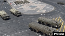 Armenia - The Armenian military demonstrates Iskander missile systems during a parade in Yerevan, 21Sep2016.