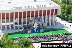 Азреабйджан -- Алиев Хlайдар вина де билгалдаккхар - Зезагийн де, 10Сти2013