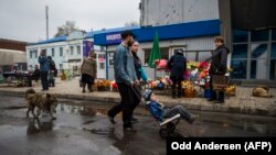 Рынок на вокзале в Донецке. Апрель 2015 года