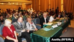 Фестивальнең беренче көне. Алдагы рәттә мәртәбәле жюри