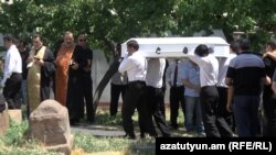 Armenia - The funeral of Mary Markarian and her newborn baby who died in hospital, 1 August, 2015