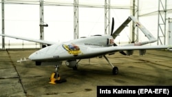 Подарований Литвою Україні Bayraktar TB2 на авіабазі Шяуляй, 6 липня 2022 року