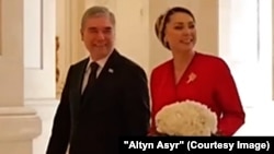 16-njy iýulda Türkmenistanyň öňki prezidenti Gurbanguly Berdimuhamedow gyzy Oguljahan Atabaýewa bilen Azerbaýjana bardy.