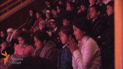 "Ҳамсояҳои нек" садҳо кӯдаки камбизоатро ба тамошои сирк бурд