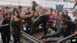 انتقال مجروحان تیراندازی به فلسطینی‌ها در جریان توزیع غذا، ۲۸ تیر