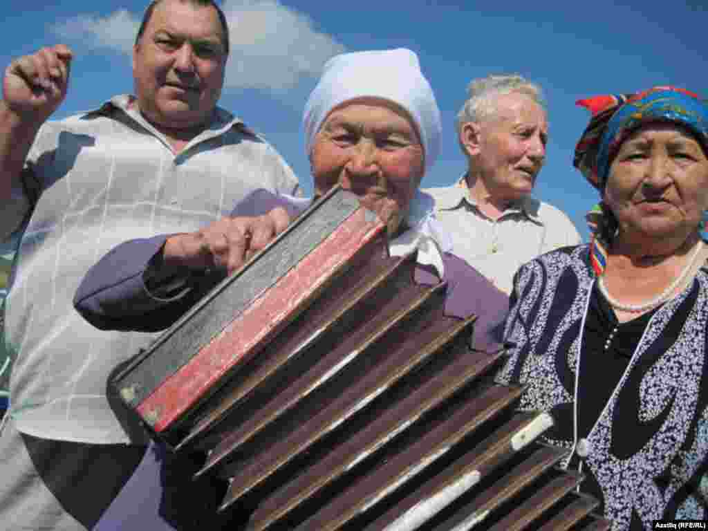 Карагуҗа халкы 210 еллыкны бәйрәм итә