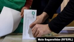 Явка виборців склала 52 відсотки