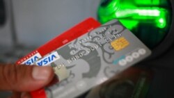 Bank kartlary daşary döwletlerde ‘bikanun’ ulanylan raýatlara jerime salynýar, olaryň kartlary müdimilik ýapylýar