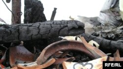 Дастлабки тахминга кўра¸ ахлатхонада ўзбек муҳожирлари қуриб олган кулбадаги ëнғин техник ноқислик оқибатида юзага чиққан.