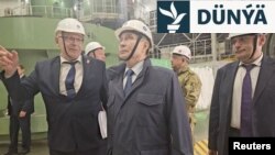 Russiýanyň prezidenti Wladimir Putin Kurska eden garaşylmadyk saparynyň dowamynda ýadro elektrik stansiýasyna baryp gördi.