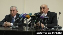 Министр территориального управления Давид Локян представляет новоназначенного губернатора Ширакской обалсти Овсепа Симоняна, март 2016 г․