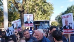 Բողոքի ակցիա նախագահականի դիմաց