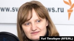 Galina Kožewnikowa Azat Ýewropa we Azatlyk Radiosynyň Moskwadaky studiosynda, 26-njy dekabr, 2009-njy ýyl.