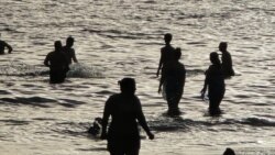 Diňle: Awaza myhmanhanalarynda parahorluk 'gülläp ösýär'