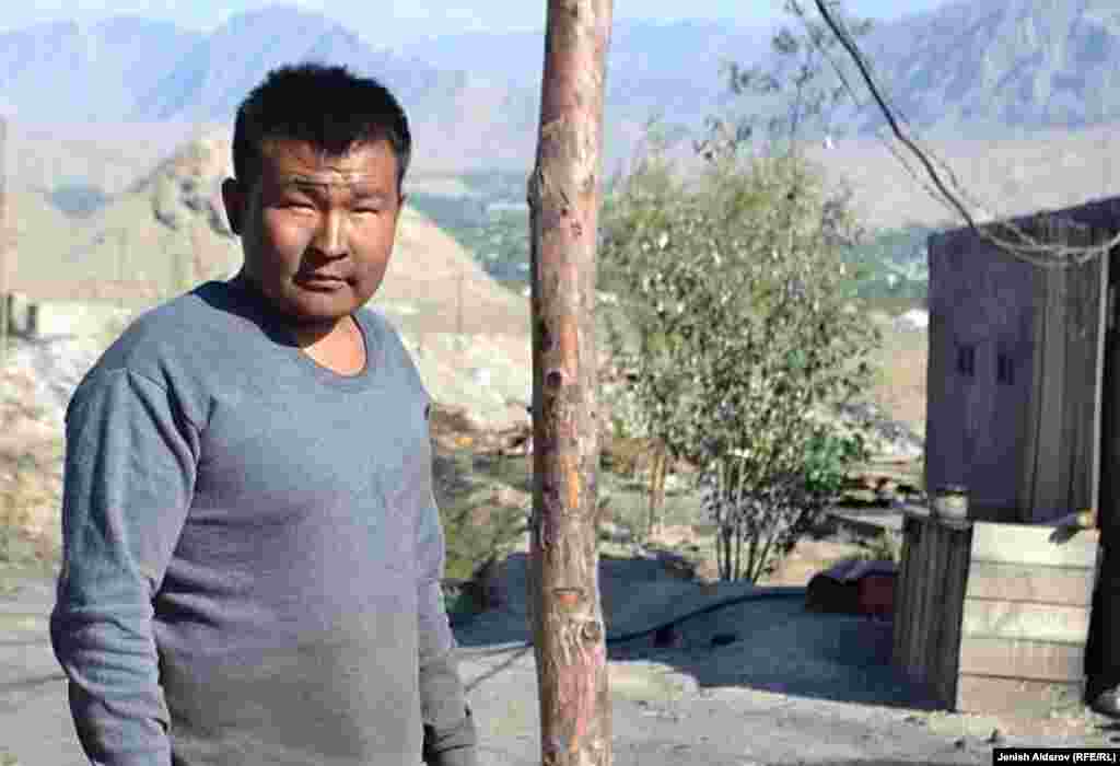 Сотрудники говорят, что не спускались бы так глубоко под землю, если бы заработная плата была маленькой.&nbsp;