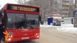 Казан кондукторы "Яңа ел автобусы" ясаган