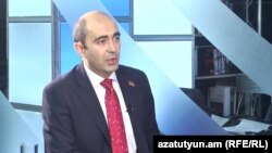 Депутат парламентской фракции «Елк» Эдмон Марукян в студии «Азатутюн ТВ», Ереван, 12 июня 2017 г.