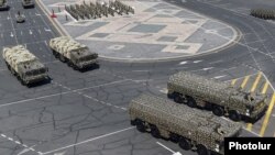 Армения -  Ракетные комплексы «Искандер» российского производства во время военного парада на площади Республики в Ереване, 21 сентября 2016 г․