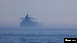 Танкер от руския "сенчест флот", заснет края северното крайбрежие на Германия през април.