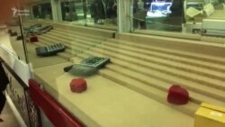 “Moskva” univermağında qızılsatanlar işi dayandırdı