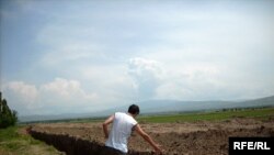 Хандақи кандаи марзбонони узбак дар минтақаи ҳаммарз бо Ҷалолободи Қирғизистон