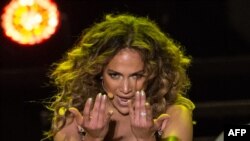 Amerikan aýdymçysy Jennifer Lopez.
