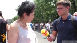 Ցուցարարները արտասահմանցի լրագրողներին հորդորում են օբյեկտիվ լրատվություն տարածել