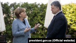 Канцлер Німеччини Анґела Меркель і президент України Петро Порошенко, архівне фото 