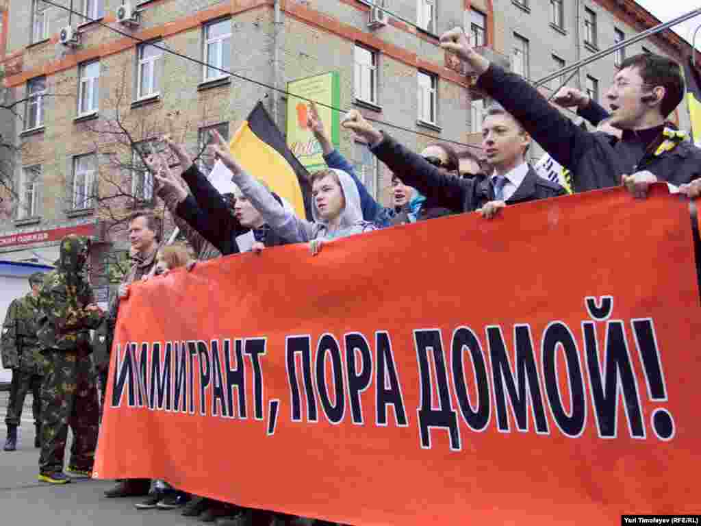 В столице России прошло первомайское шествие националистов. 2011.