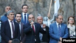 «Ելք» դաշինքի առաջնորդները քարոզարշավի ժամանակ, մարտ, 2017թ․