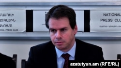 Посол Франции в Армении Джонатан Лакот