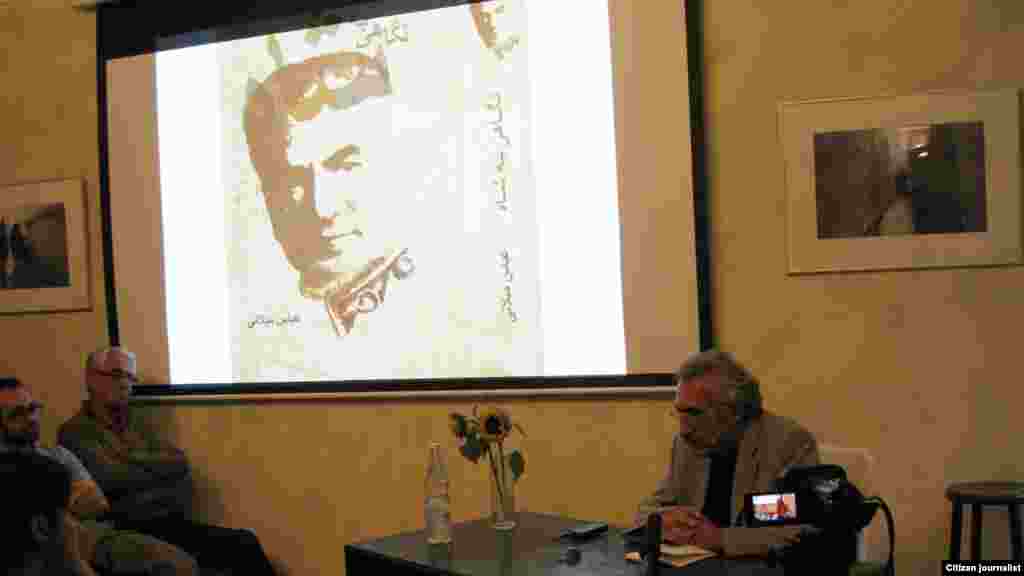 عباس میلانی در مراسم&nbsp;رونمایی از نسخه فارسی کتاب &laquo;نگاهی به زندگی شاه&raquo; در برلین 