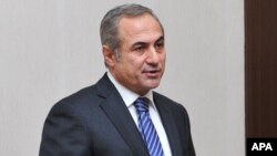 Natiq Məmmədov 2000-2004-cü illərdə Xəzər Rayon Məhkəməsinin hakimi, ardınca Mərkəzi Seçki Komissiyasının (MSK) katibi, 2011-2018-ci illərdə isə bu qurumun sədr müavini olub. 