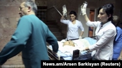 Պարույր Հայրիկյանը Երեւանի Սուրբ Գրիգոր Լուսավորիչ հիվանդանոցում, 1-ը փետրվարի, 2013թ