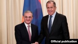 Главы МИД Армении и РФ - Зограб Мнацаканян (слева) и Сергей Лавров, Москва, 7 июня 2018 г․